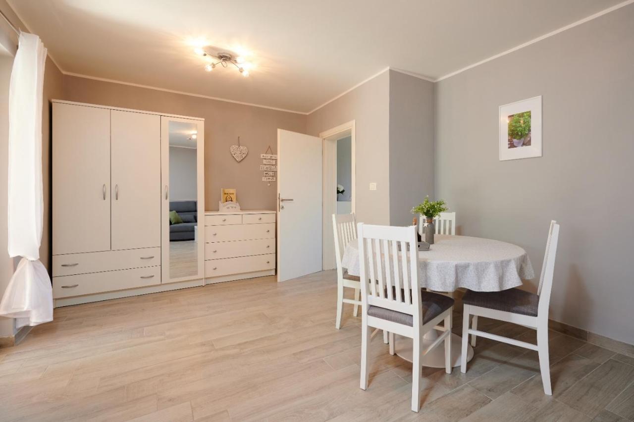 Apartmani Oaza Трогир Екстериор снимка
