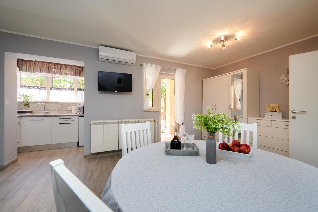 Apartmani Oaza Трогир Екстериор снимка