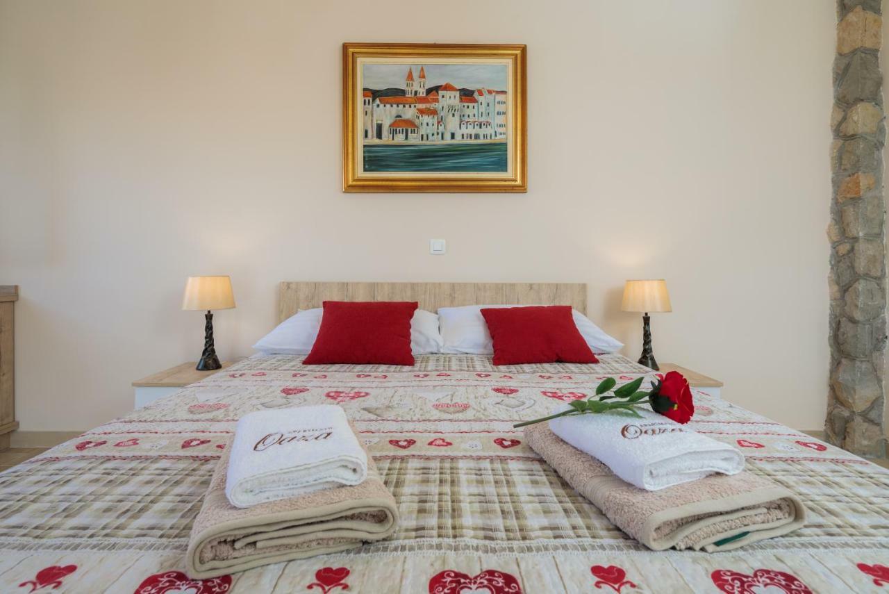 Apartmani Oaza Трогир Екстериор снимка