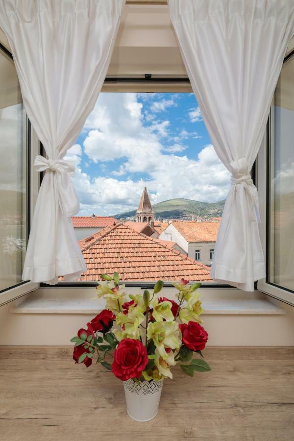 Apartmani Oaza Трогир Екстериор снимка
