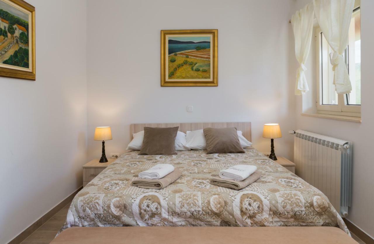 Apartmani Oaza Трогир Екстериор снимка