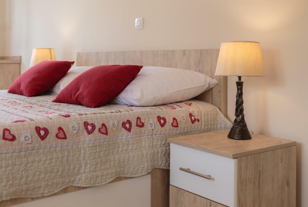 Apartmani Oaza Трогир Екстериор снимка